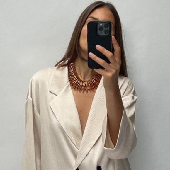 NWT.Zara Golden Metal Necklace with Irregular Pieces and Matching Bead Appliqués - Picture 3 of 9